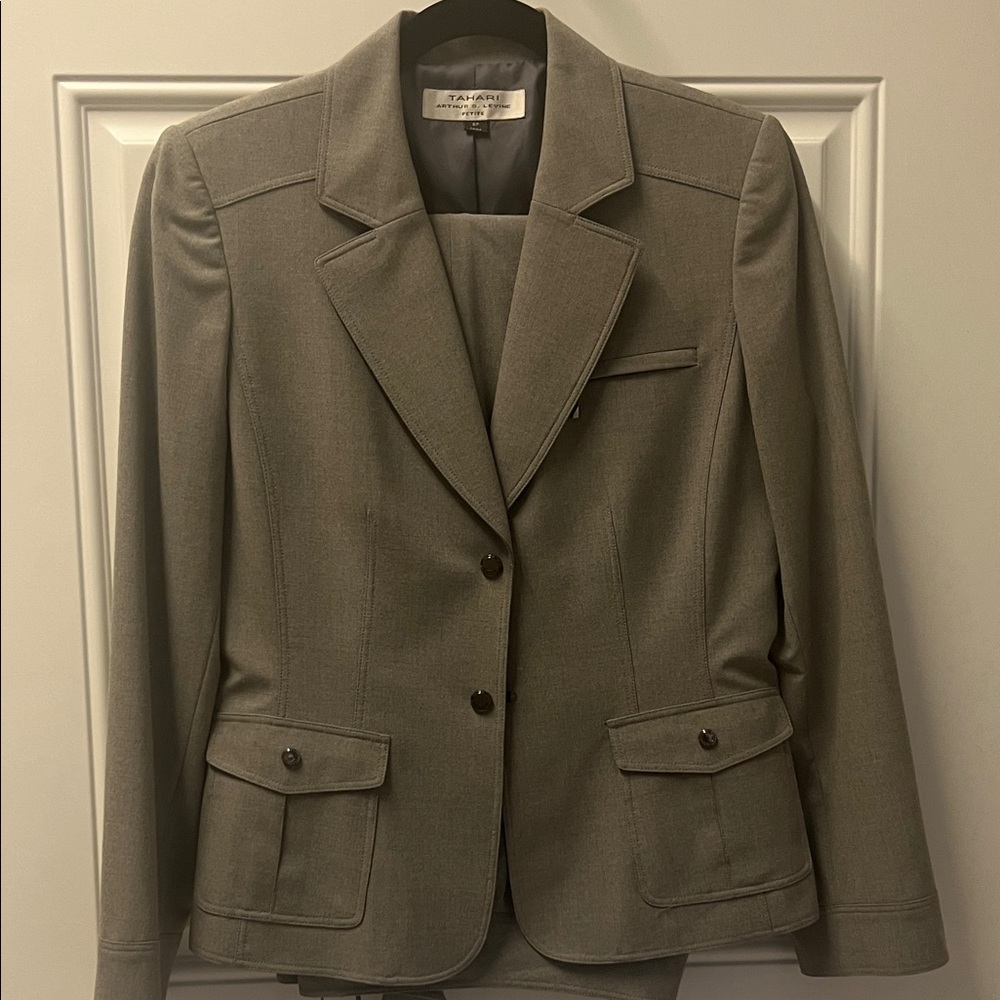 Tahari Women's Classic Gray Blazer